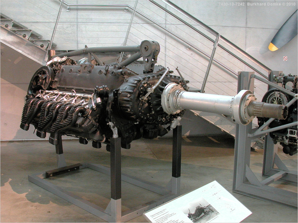 Daimler-Benz DB610 piston engine